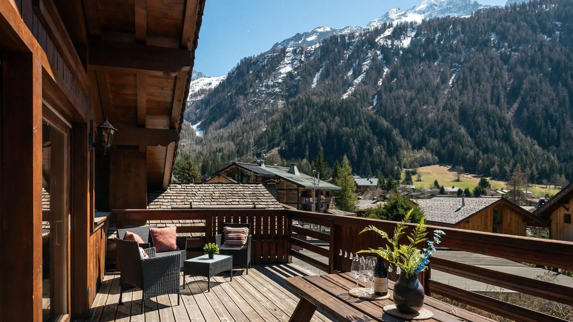 Apartment Soleil, Alpes Travel, Argentiere, Sleeps 9 Шамони Франция