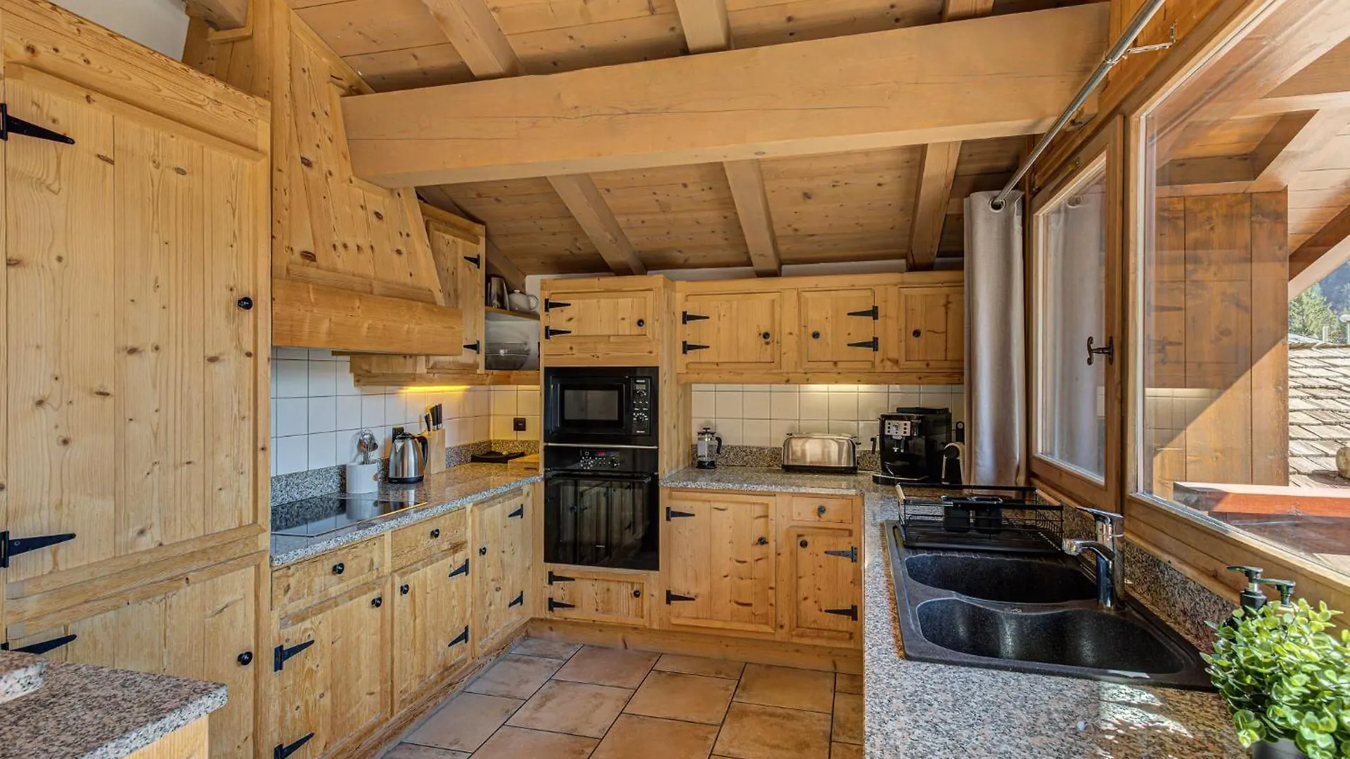 Apartment Soleil, Alpes Travel, Argentiere, Sleeps 9 Chamonix France