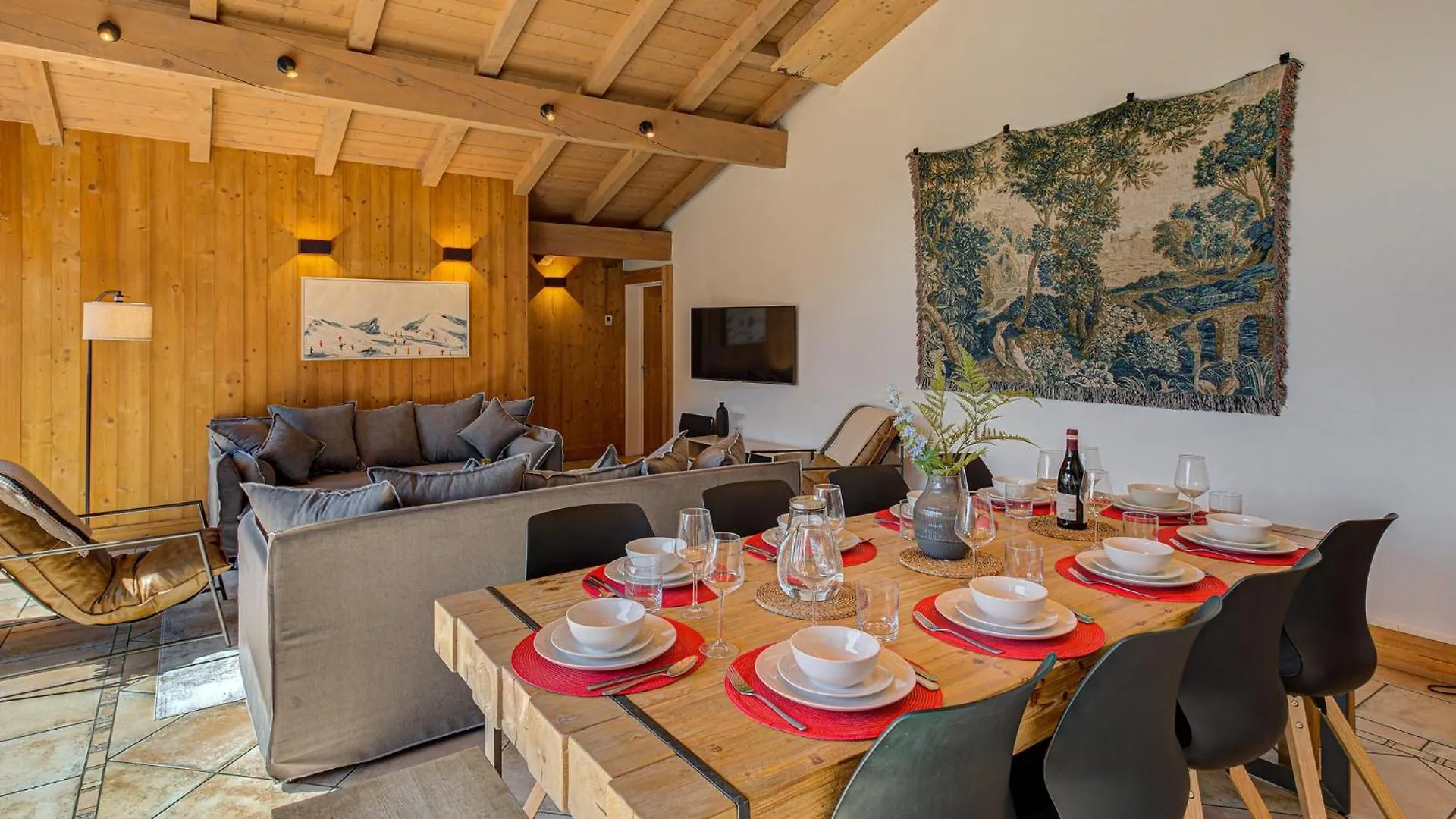 Apartment Soleil, Alpes Travel, Argentiere, Sleeps 9 Шамони
