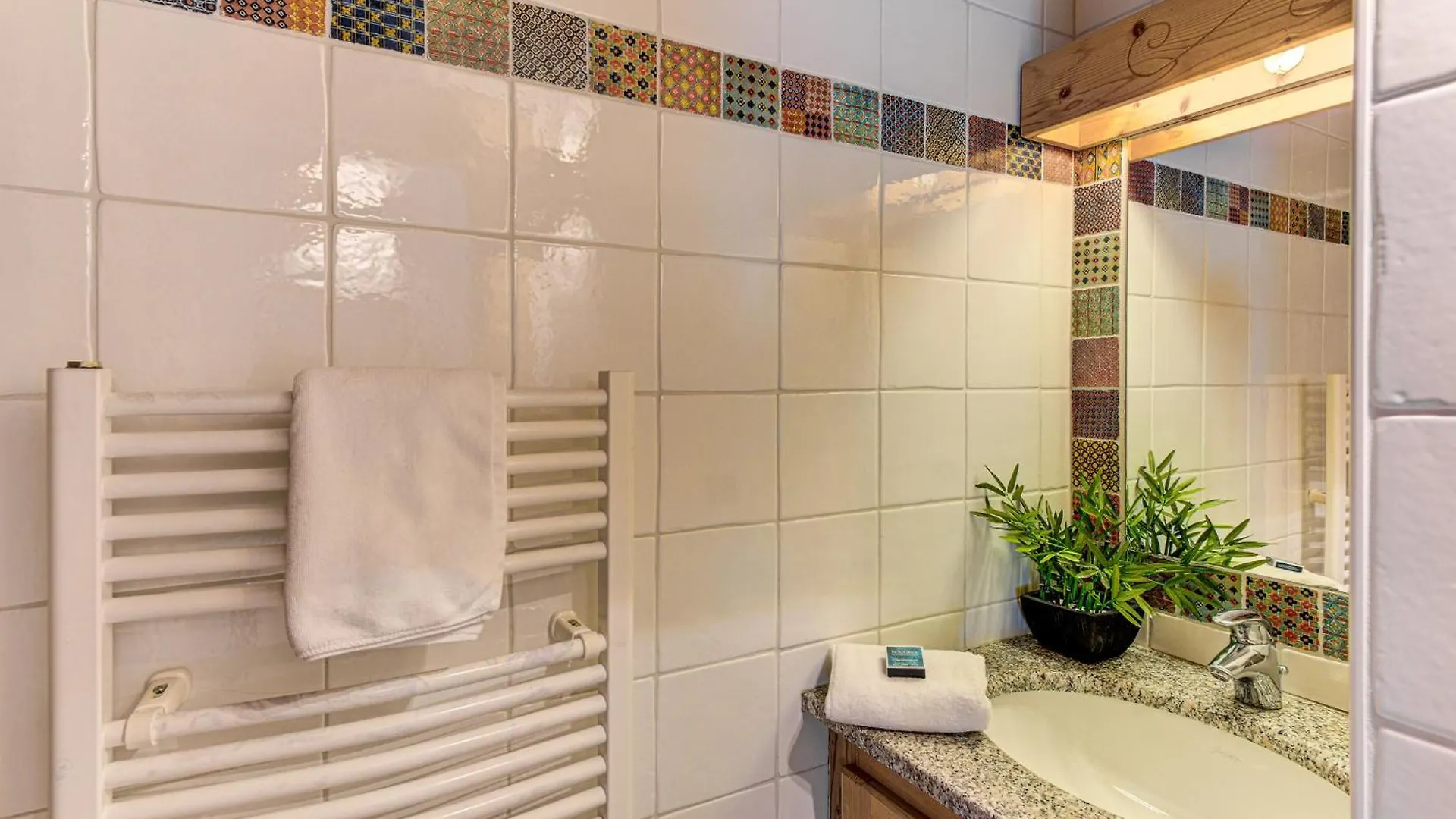 Apartment Soleil, Alpes Travel, Argentiere, Sleeps 9 Chamonix France