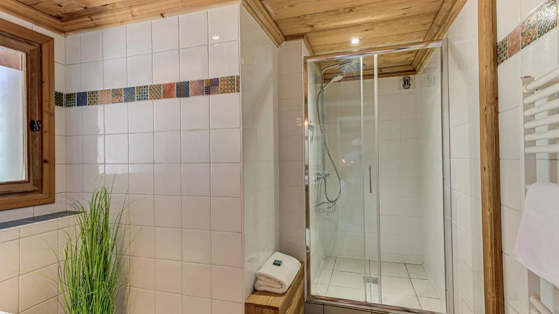 Apartment Soleil, Alpes Travel, Argentiere, Sleeps 9 Шамони
