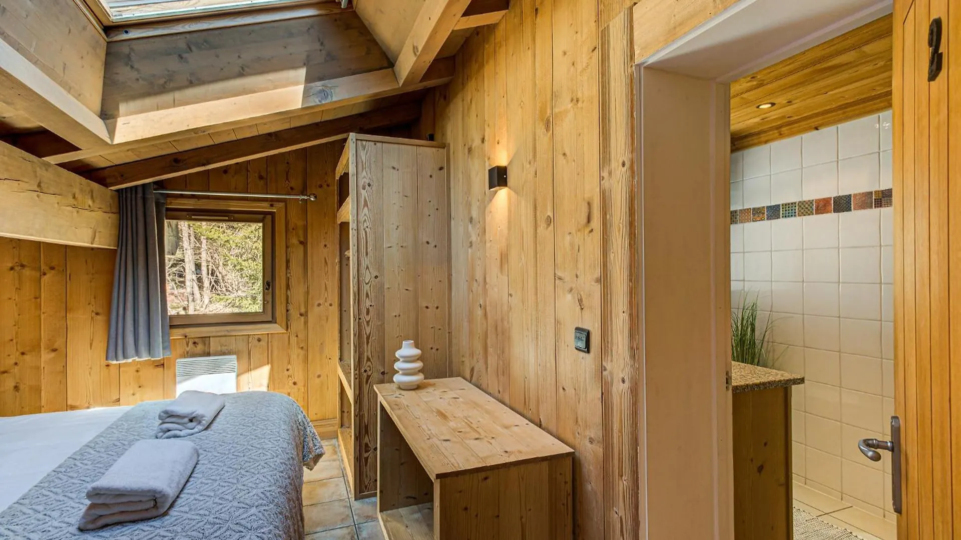 Apartment Soleil, Alpes Travel, Argentiere, Sleeps 9 Chamonix