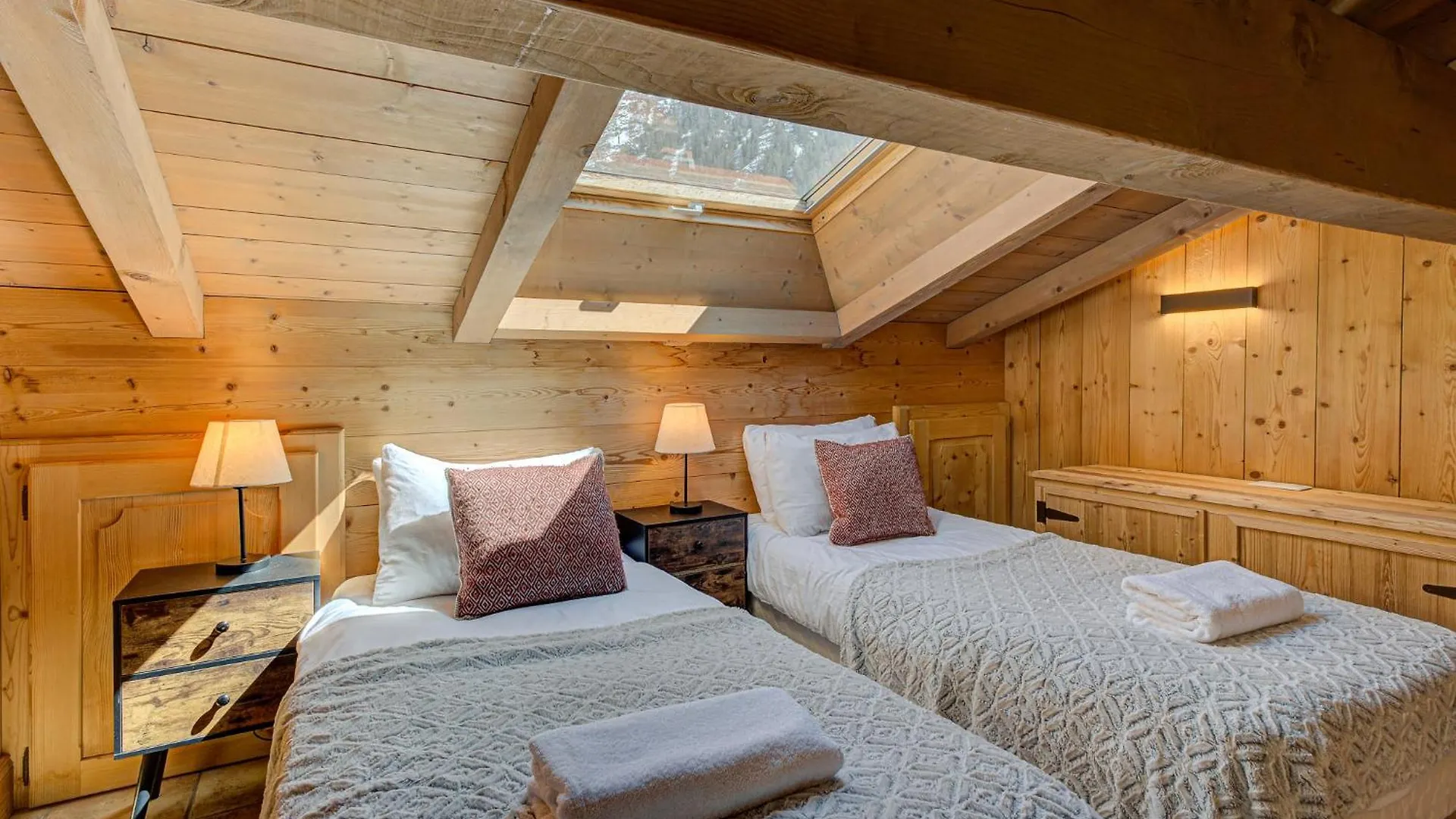 Apartment Soleil, Alpes Travel, Argentiere, Sleeps 9 Chamonix