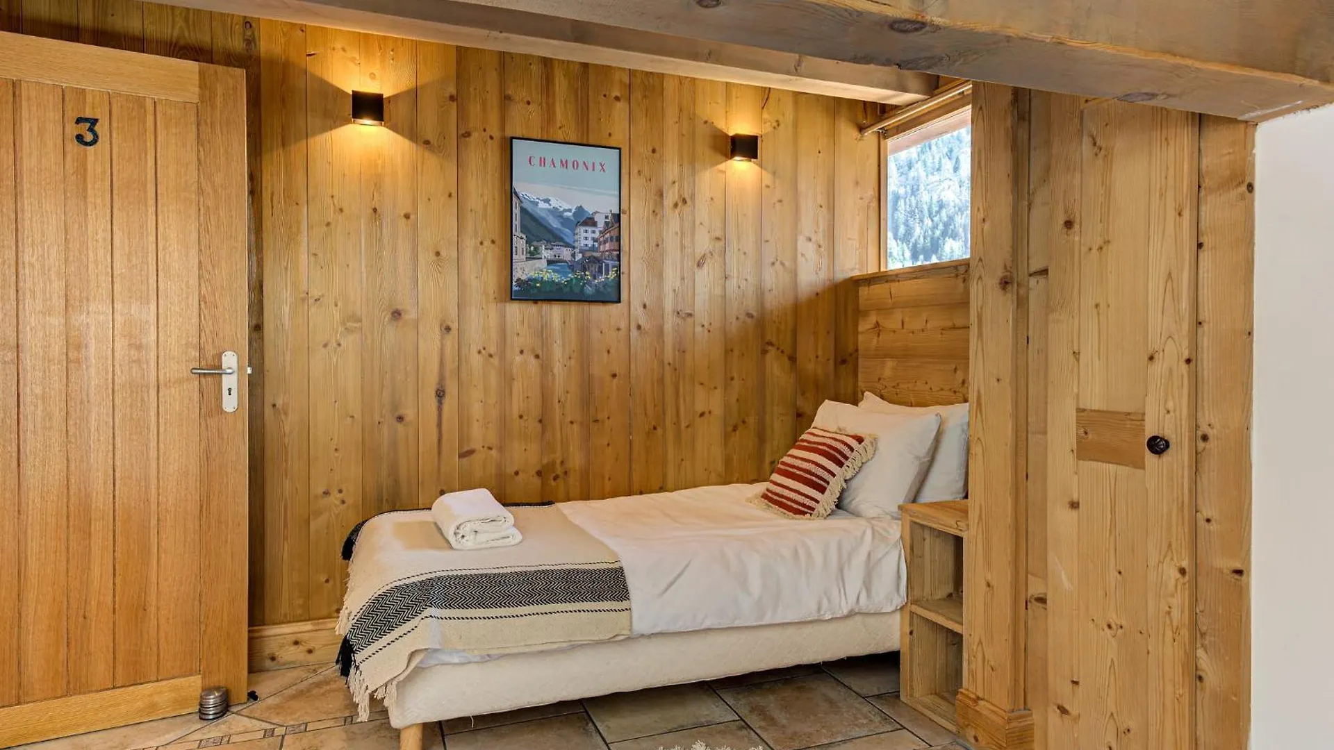 Apartment Soleil, Alpes Travel, Argentiere, Sleeps 9 Шамони Франция