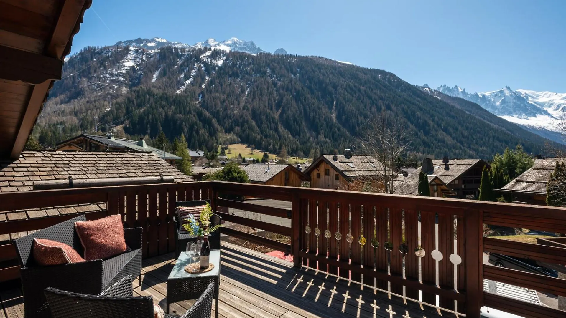 Apartment Soleil, Alpes Travel, Argentiere, Sleeps 9 Шамони Франция