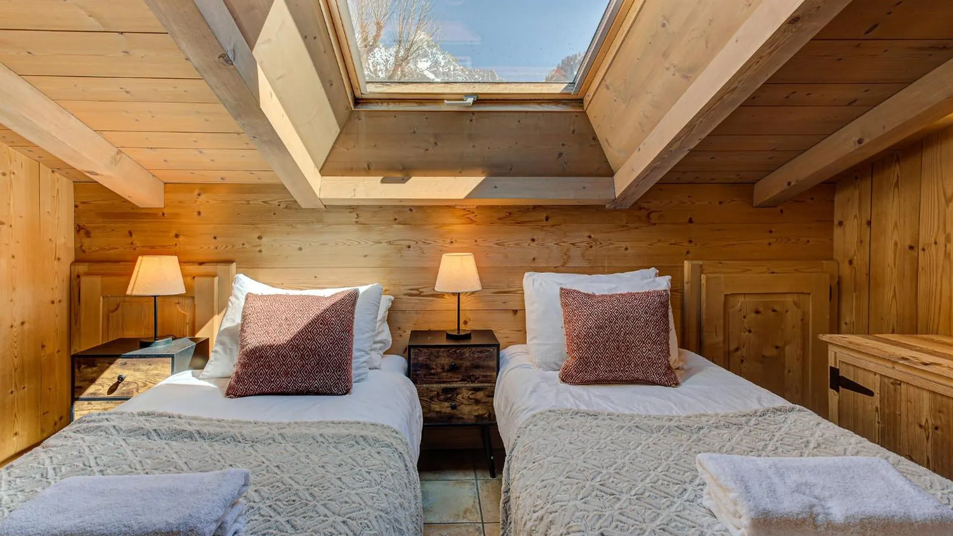 Apartment Soleil, Alpes Travel, Argentiere, Sleeps 9 Chamonix