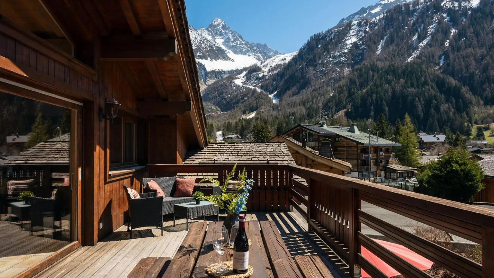 Apartment Soleil, Alpes Travel, Argentiere, Sleeps 9 Chamonix